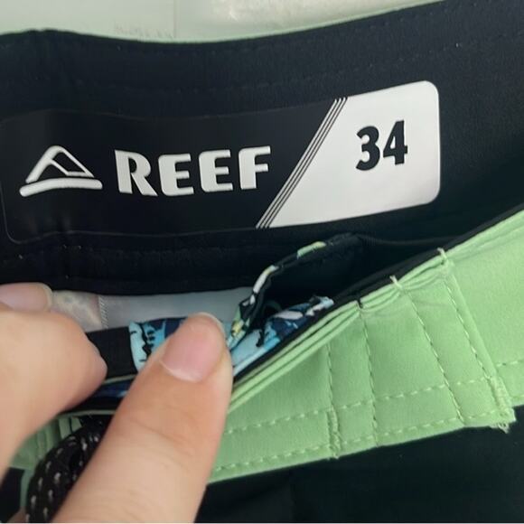 Mens Reef Board Shorts Size 34 - Picture 7 of 9